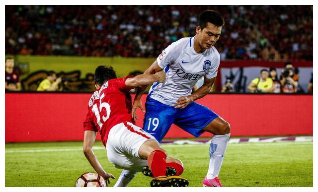 爱博体育-广州恒大客场不敌天津泰达，遭遇连败