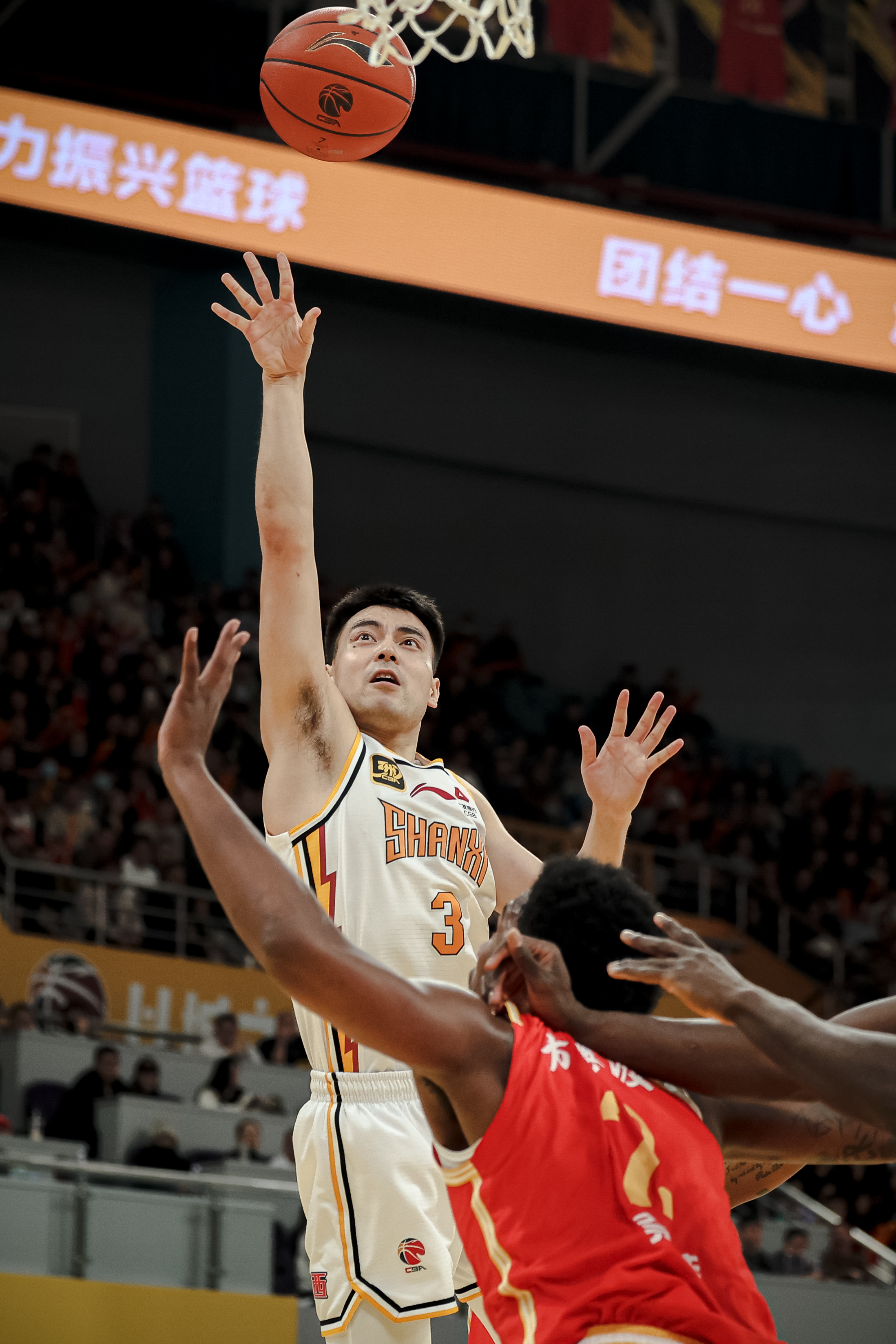 爱博体育-包含篮球联赛迎来新赛季，球员球迷期待高潮的词条